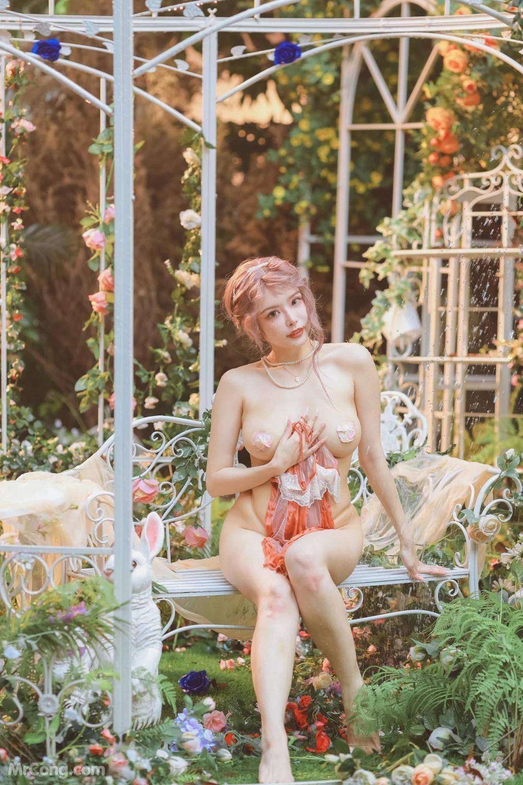 Coser@Xia Xiao Qiu Qiu Qiu (夏小秋秋秋) No.107: 花园嬉水 (67 photos)(45)