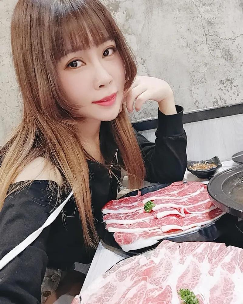 清纯长相加上性感身材「Yuna」大胆尺度拍出来的照片直接撩你撩到心坎里(11)