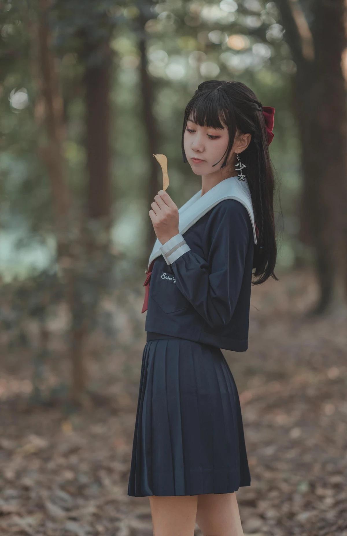 Coser美女28-二了吧唧Cos系列主題私房性感服飾秀完美身材迷人誘惑寫真163P(109)