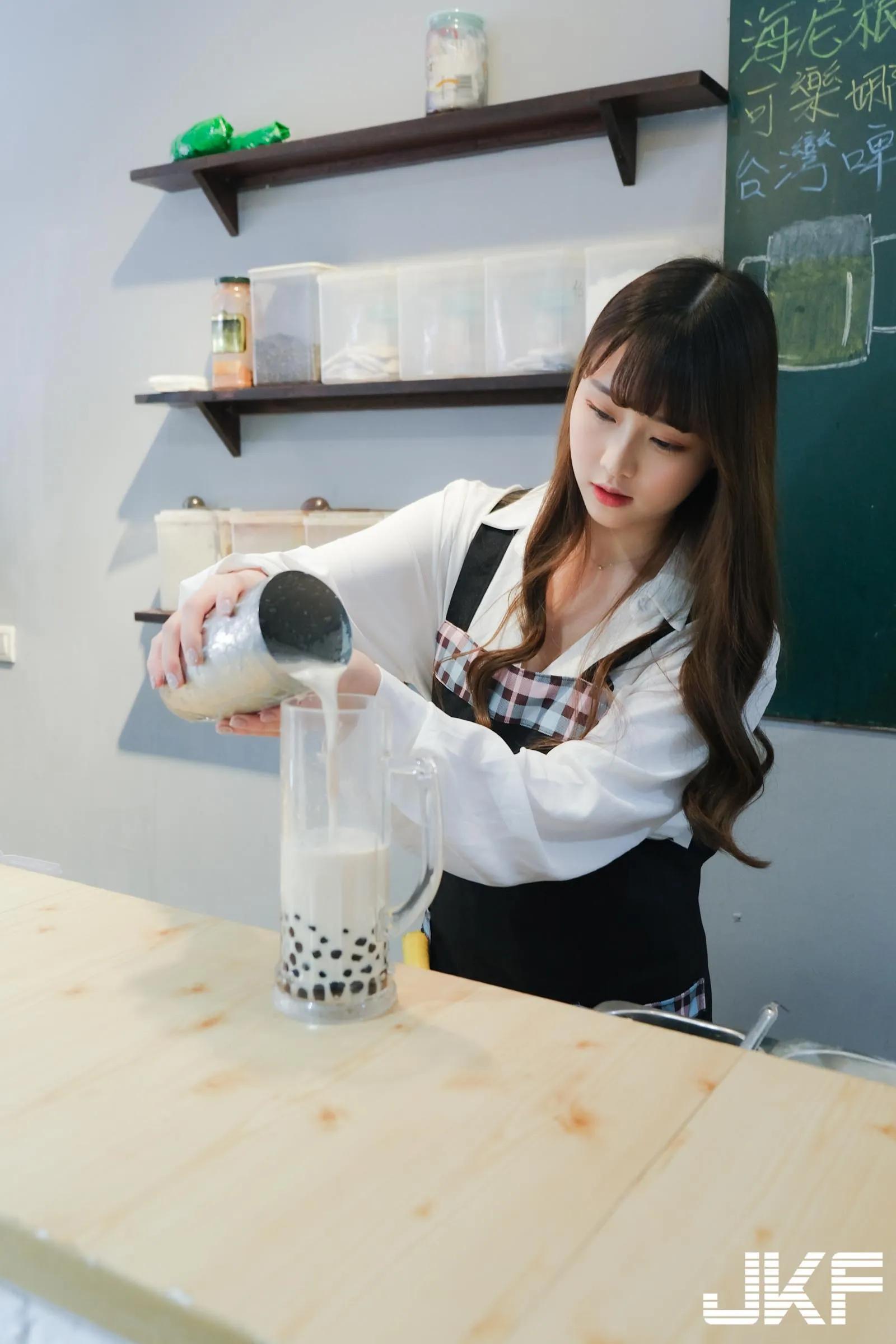 西门町饮料店「超可爱店员」甜美笑容好迷人！完美高颜值让人恋爱-小湿妹图(5)