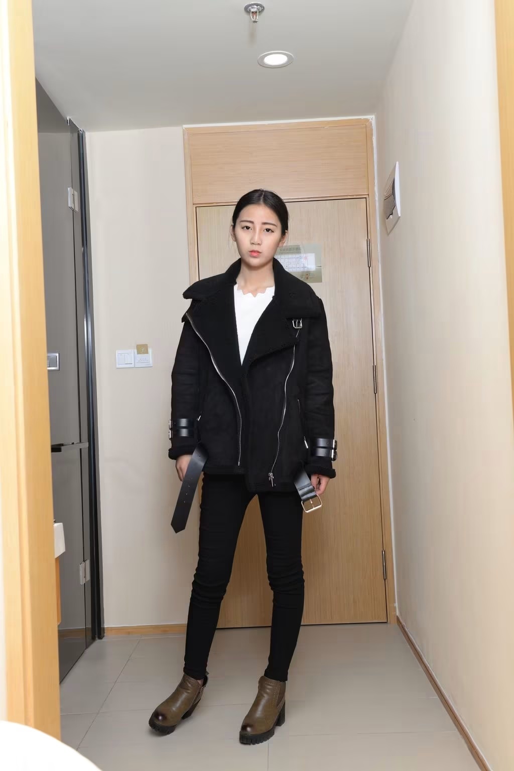 [Private Photoshoot] 唐婉： 長腿纖腰學生妹 全尺度私拍 (176 photos) - ( Page 1 / 9 )(100)