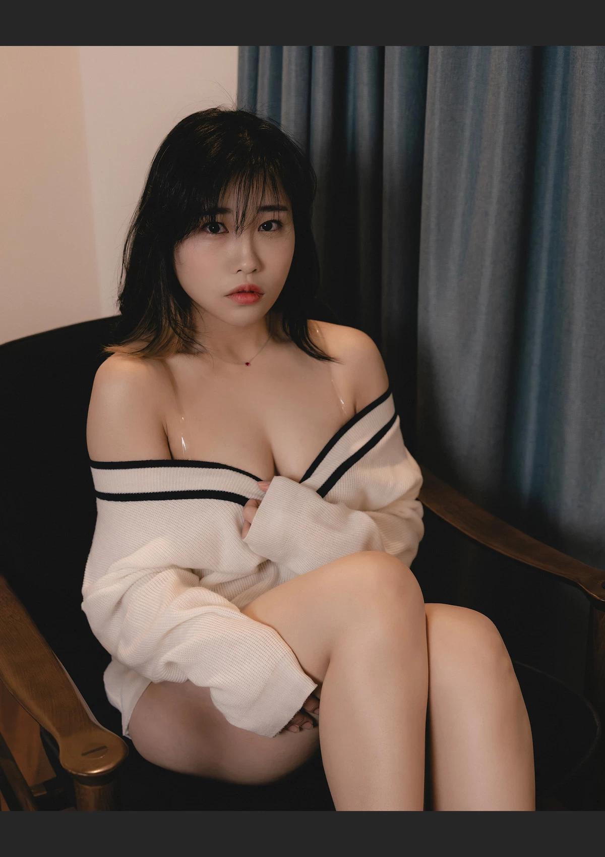 [ION] 火辣白皙美腿不得了啊！性感曲線一覽無遺 (47P)(33)