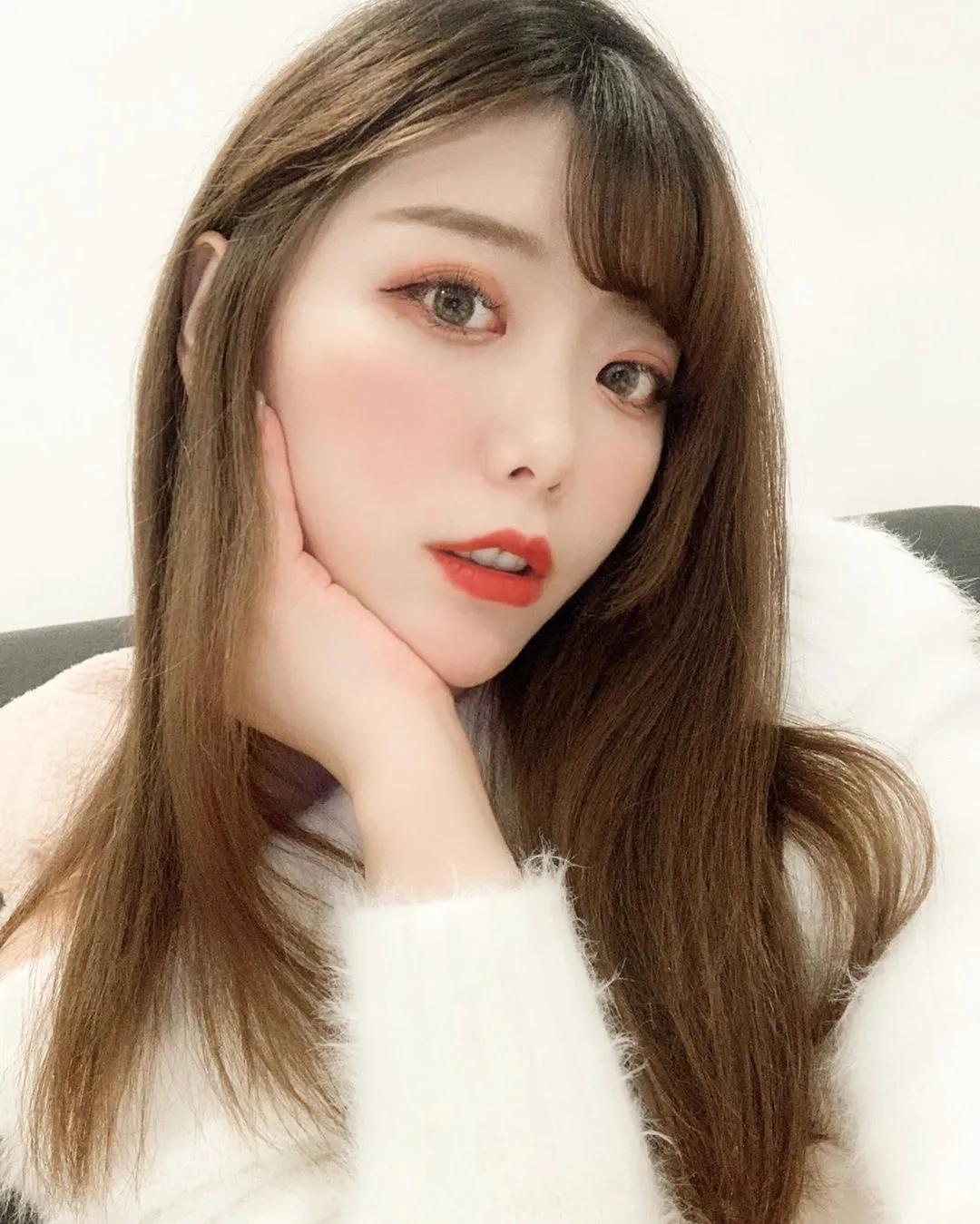 花子 窈窕曲线超犯规搭配超高颜值