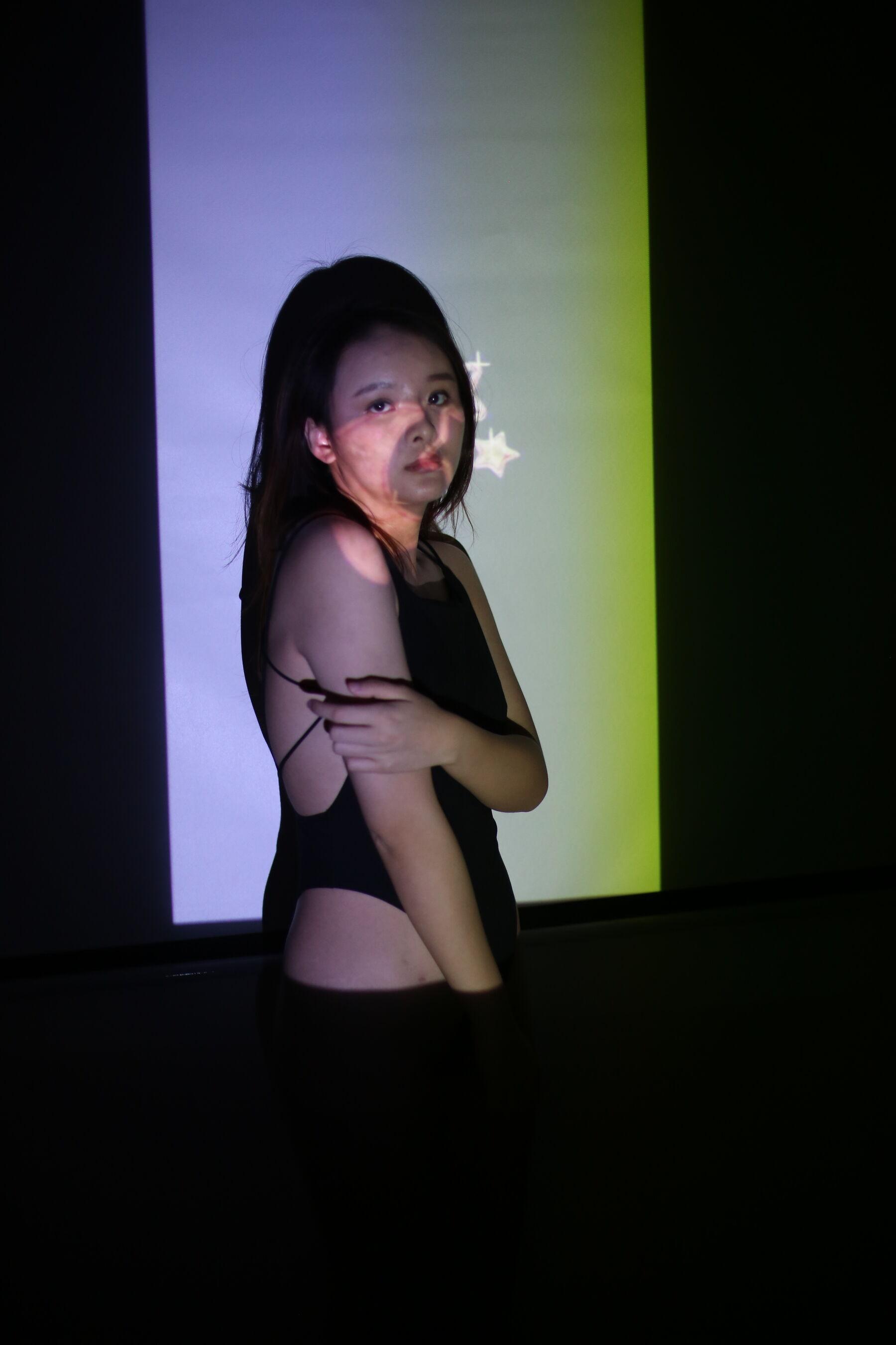 国模套图 国模滢心大尺度人体私拍套图(727)