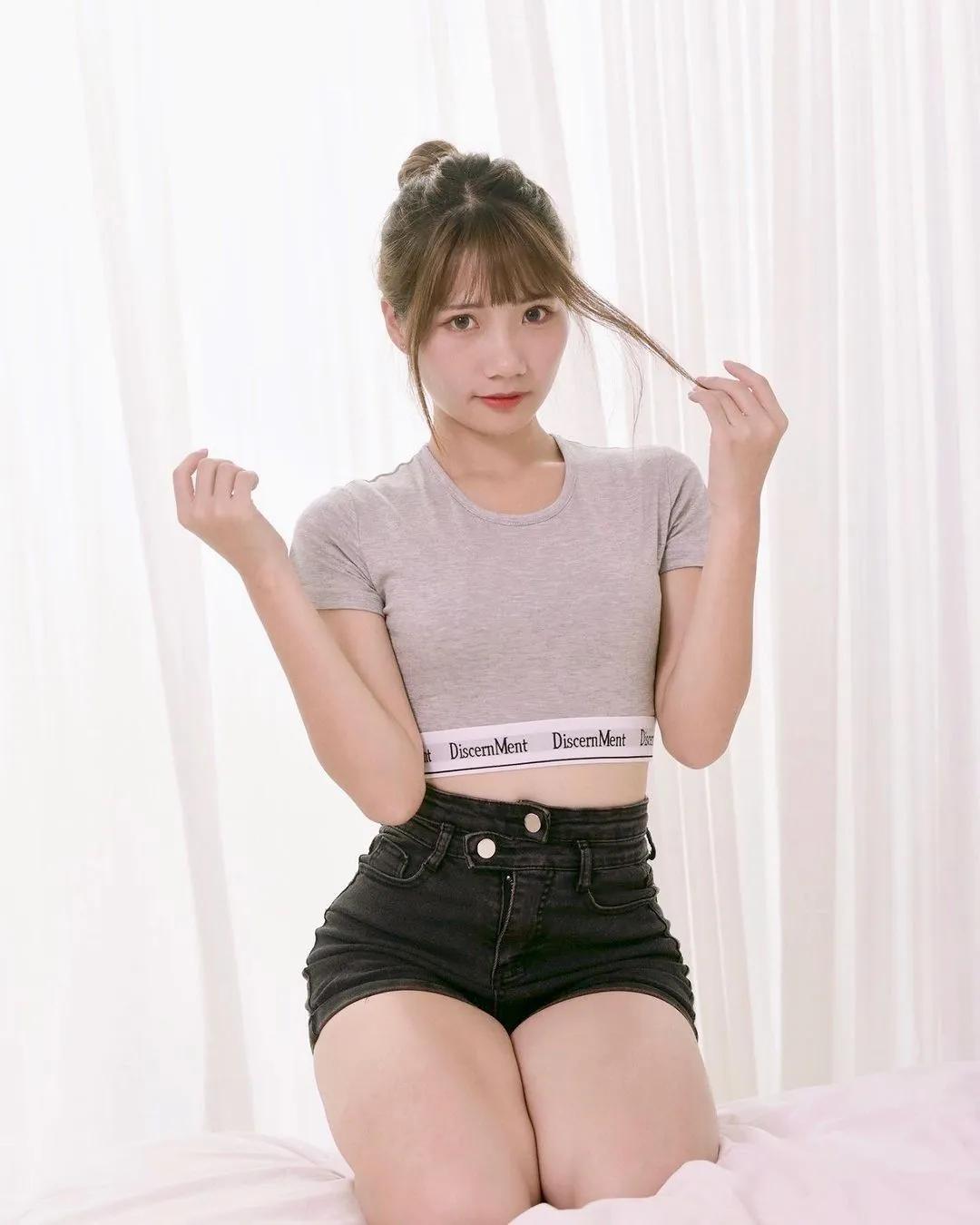 超萌女生「Nimo尼莫」满满的清纯气质让人恋爱(6)