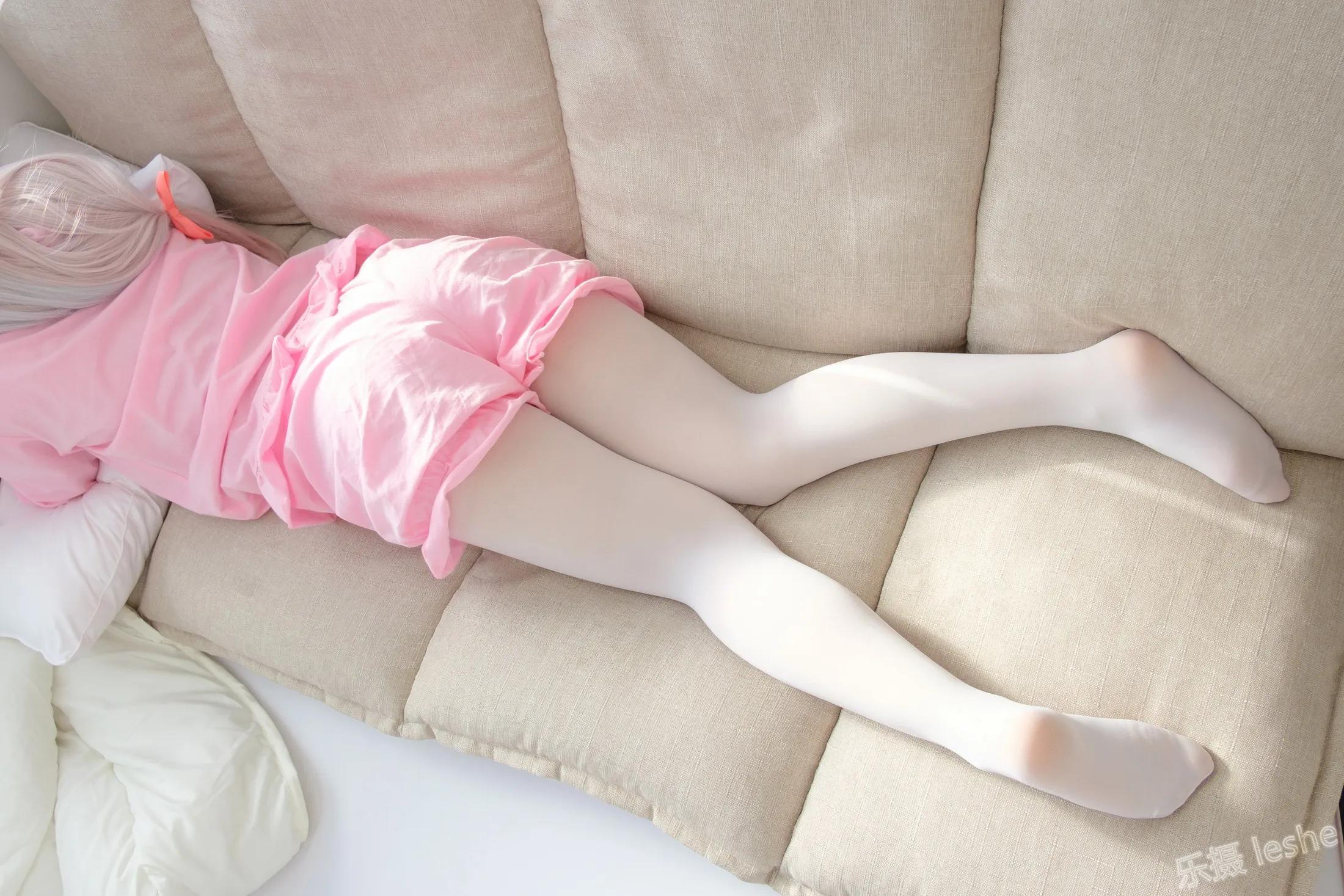 【森萝财团】萝莉丝足写真 ALPHA-015 白发魔女传(85)