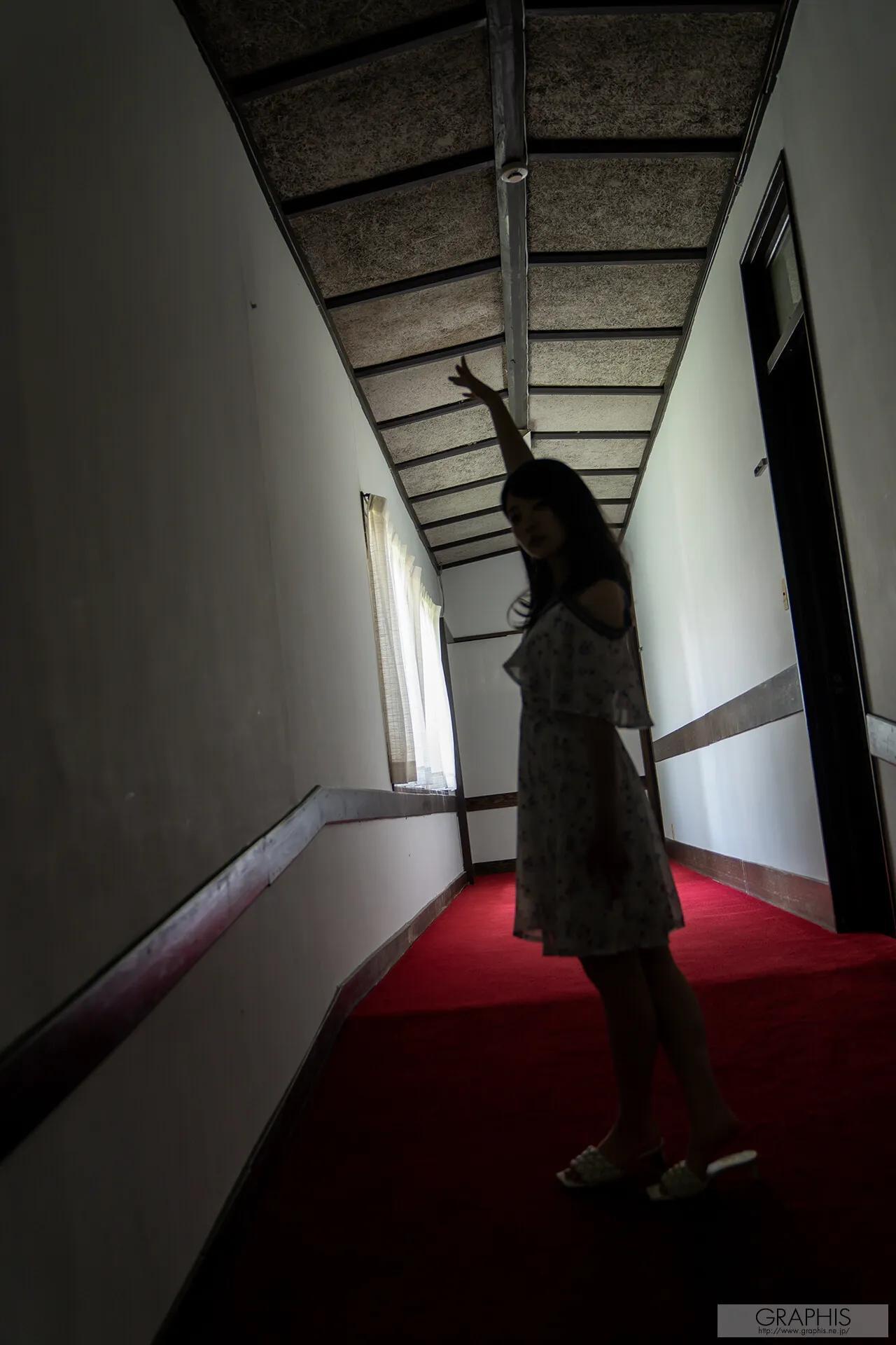 清秀小只马走廊只接脱衣全裸露出 二叶エマ(3)