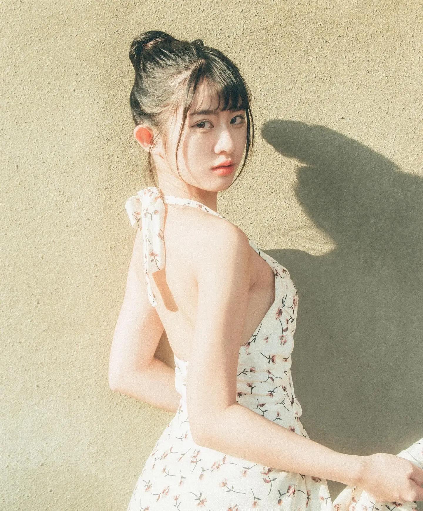 正妹「又心」外表优雅、曲线好凶 越看越惹火(16)