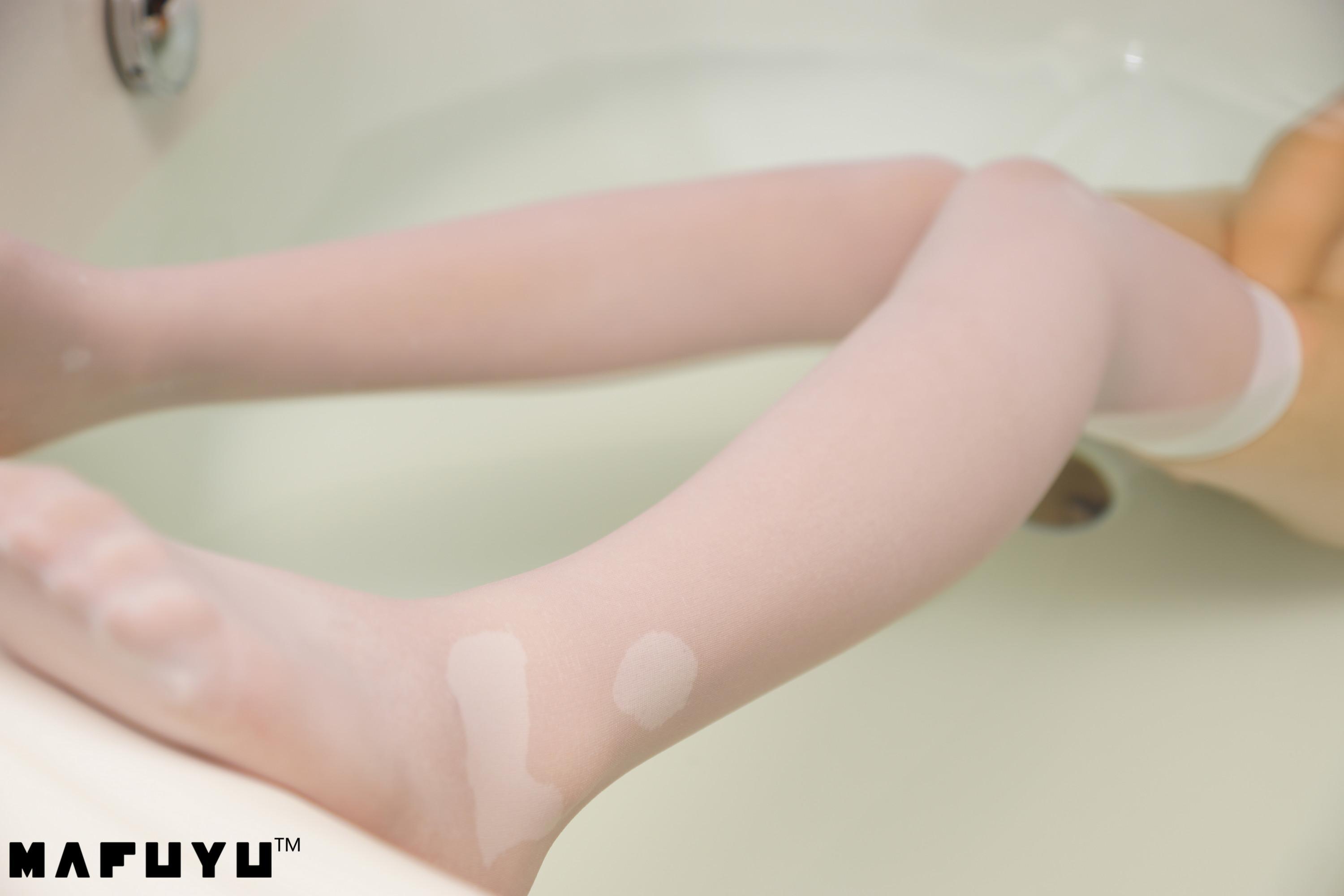 神楽坂真冬《白裤袜领域2》湿身写真魅力无法挡(23)