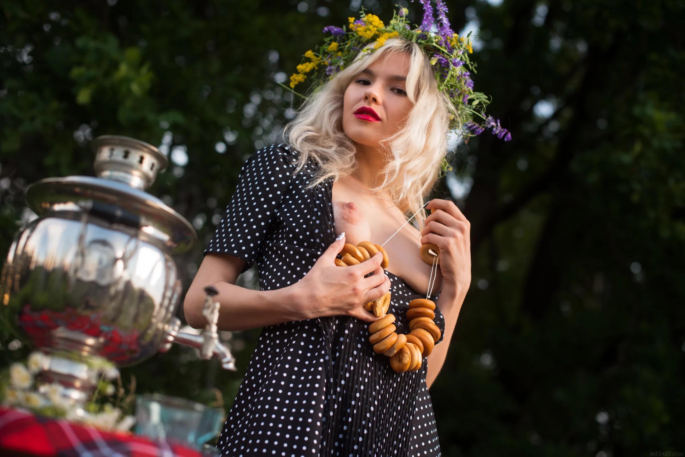 Zarina A - Outdoor Brunch (117P)(23)