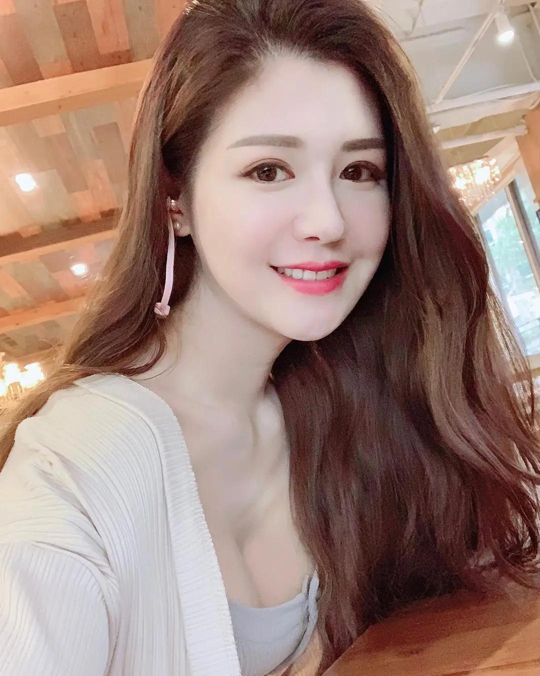 这位姐姐的笑容我超爱的 黄榕(1)