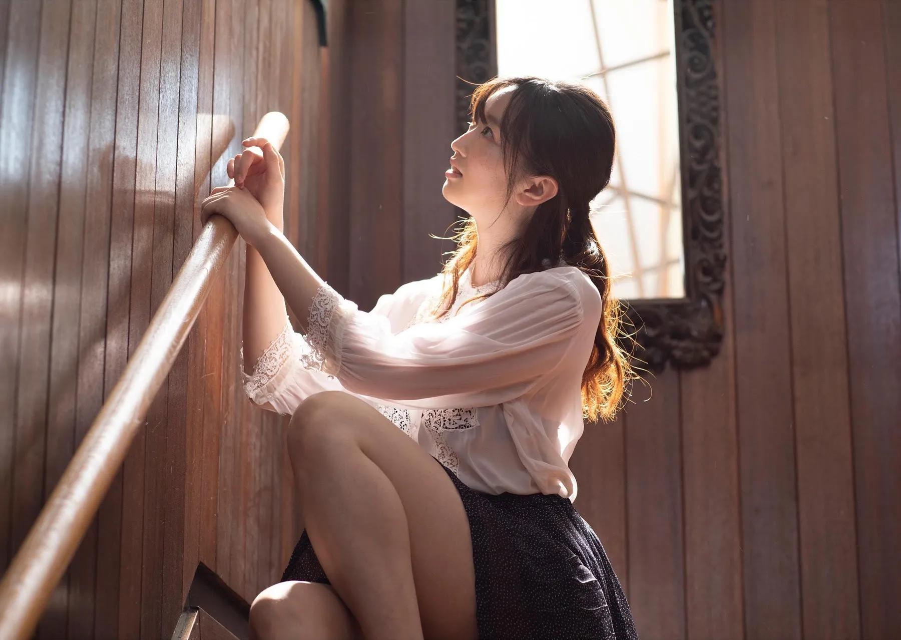 日本国民美少女「黒木绫乃」居家诱惑穿搭下身失守　稚嫩白皙美腿性感露出-小湿妹图(18)