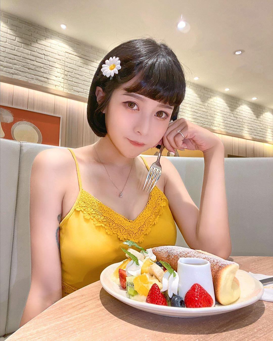 赵宇乔 标准的奶澎腰细身材令人称羡(10)