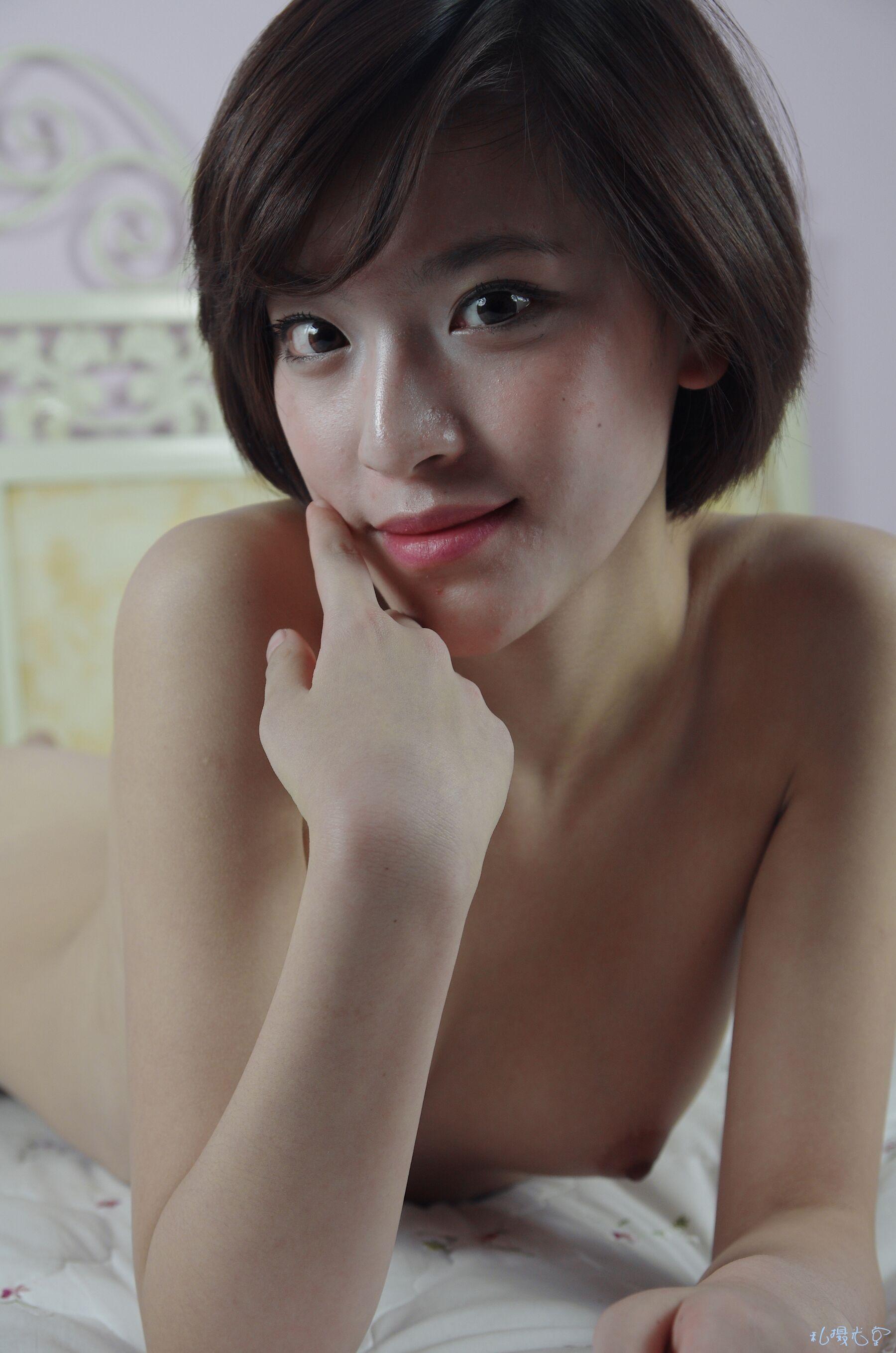 国模套图 国模琳琳人体私拍套图(211)