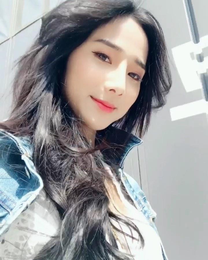 Lynne雨玄 甜美妹身材太暴力 脸x胸x腿全满分：我恋爱了(12)