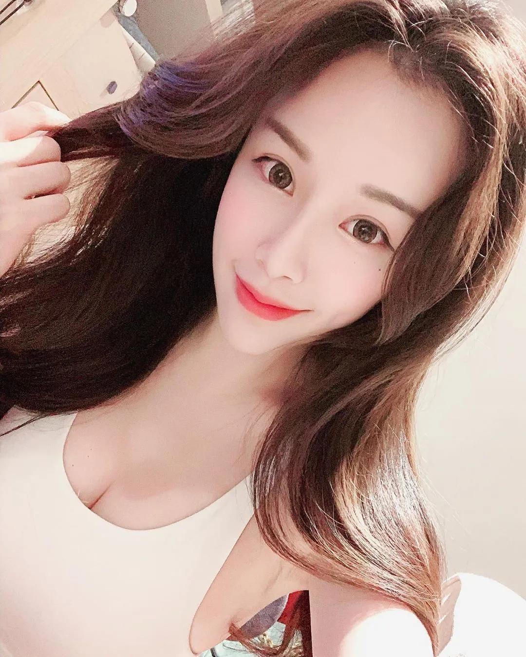 糖可可·郑苡玟 换上比基尼大秀美Body 火辣程度破表(3)