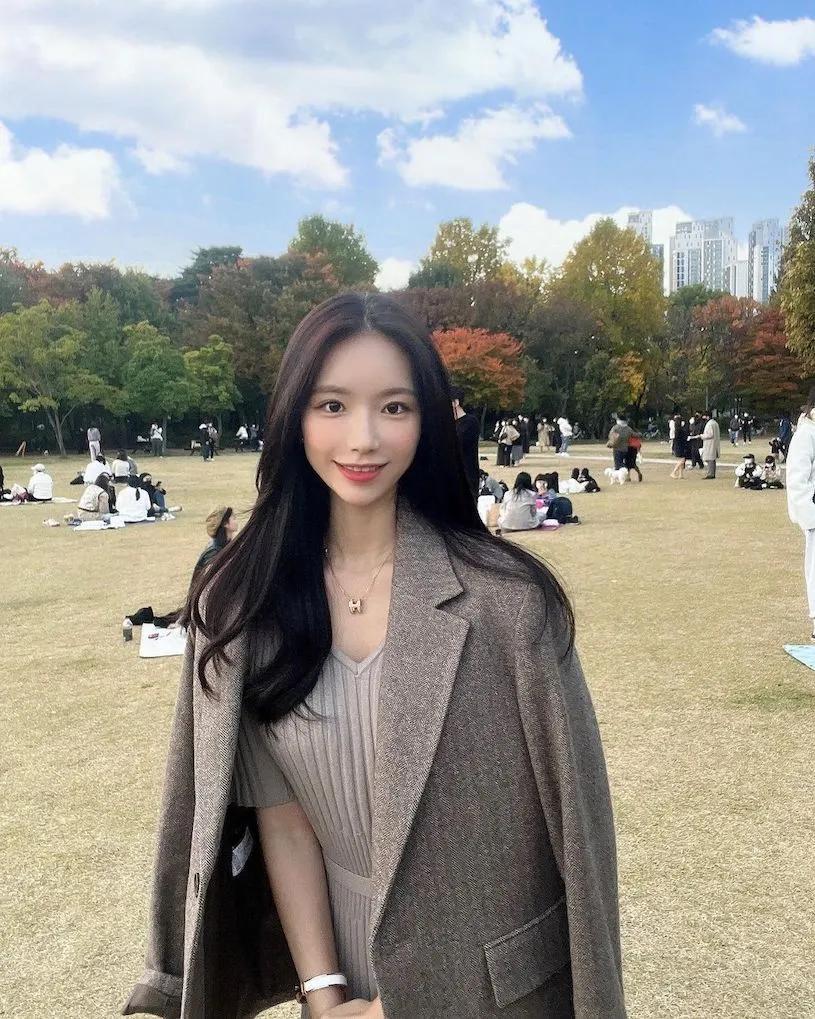 颜值好高的「汉阳大学气质正妹」，「高挑的S曲线」好有魅力呀！-小湿妹图(4)