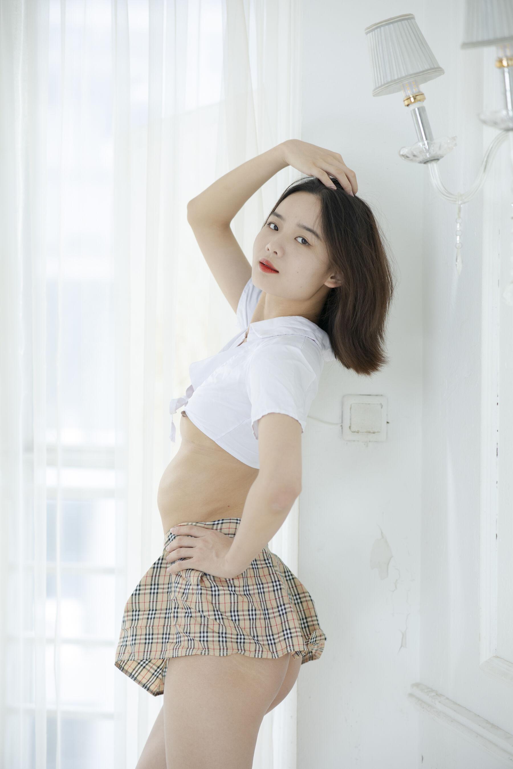 黄甫 国模小爱大尺度人体私拍套图(141)