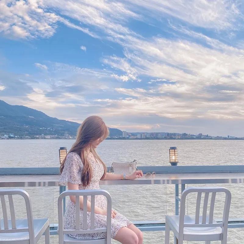 长腿正妹Jennifer饭店泳池解放比基尼白皙肌肤吹弹可破好辣(4)