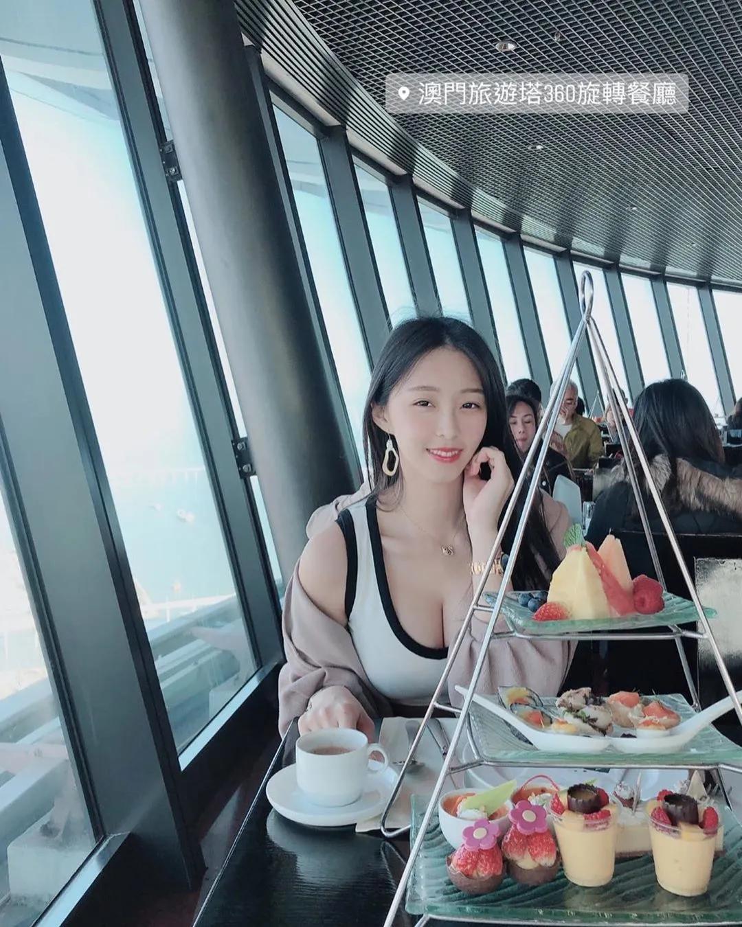 百货公司发现「爆乳眼镜娘」饱满视角太犯规(19)