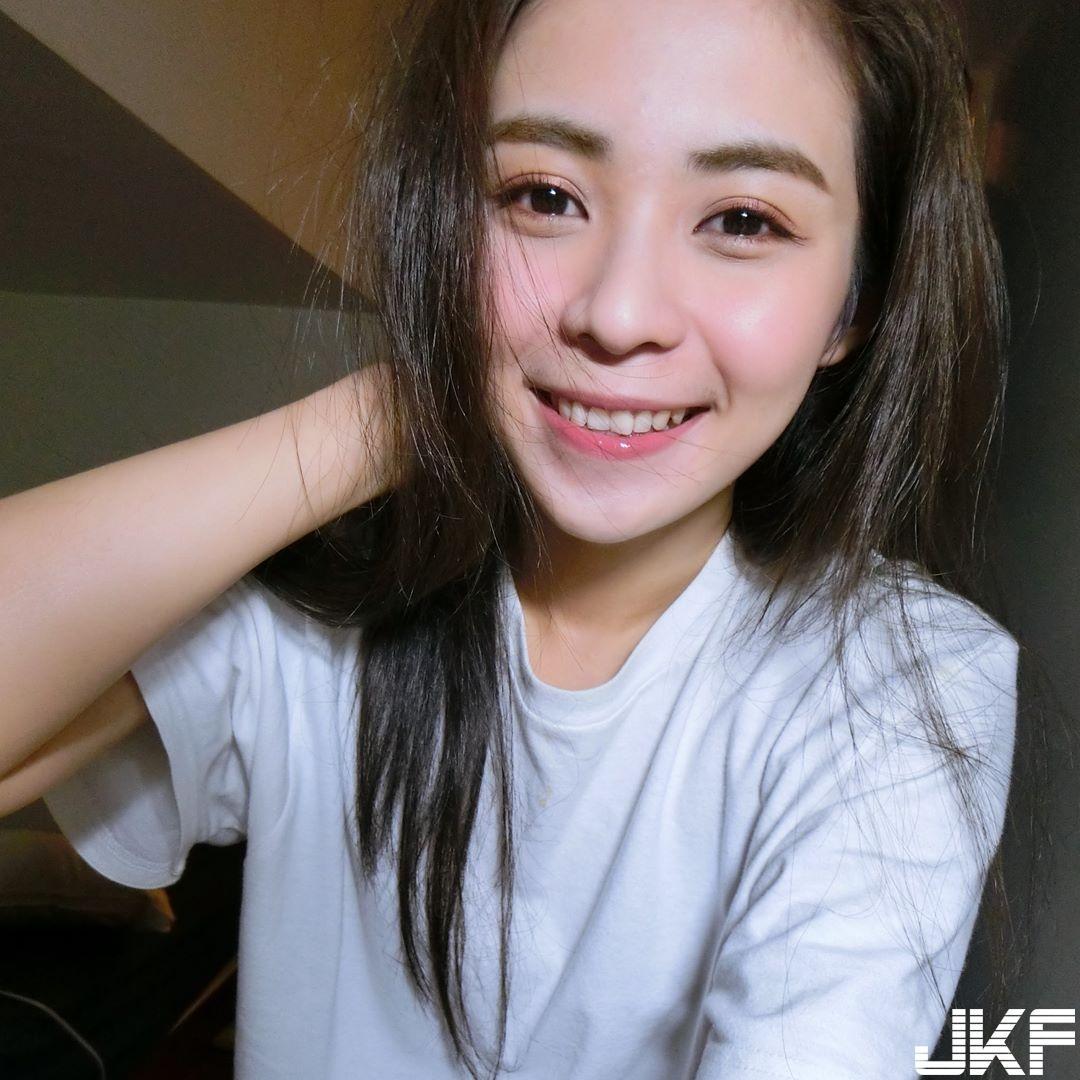 超正伴娘！「小李毓芬」平口礼服美炸！可爱笑容让人秒恋爱…-小湿妹图(21)