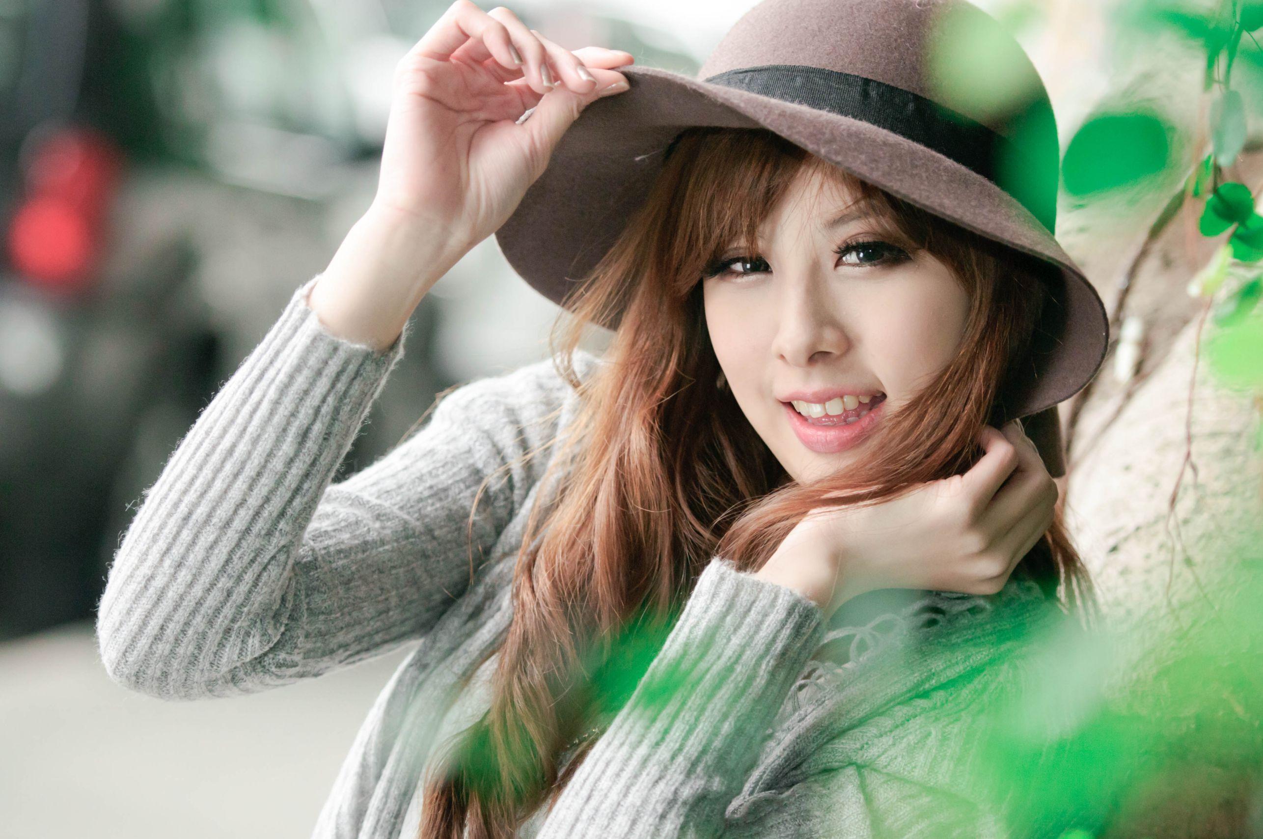 【模特私拍】台湾美女模特-kate小米 黑丝街拍写真(12)