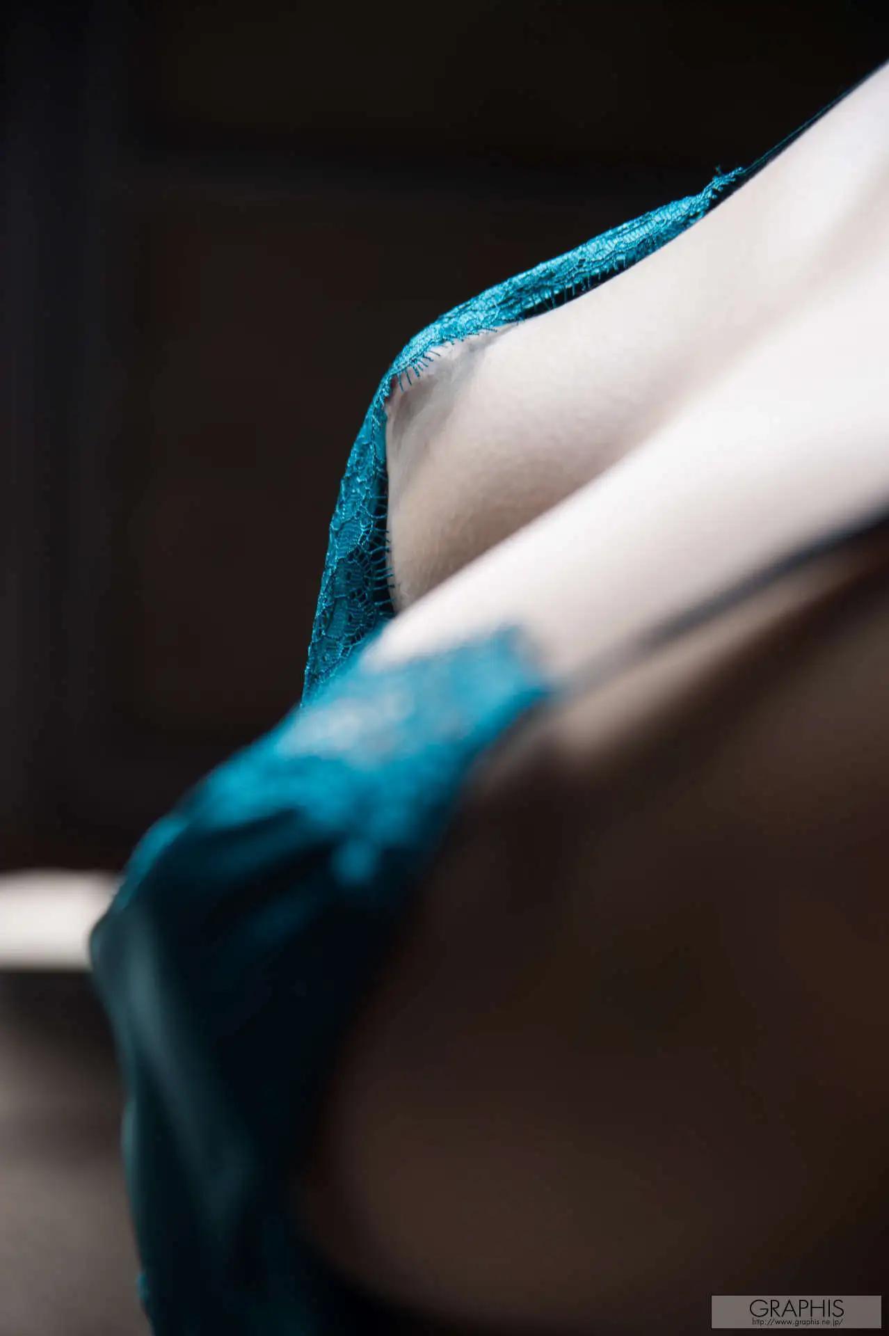 清新颜值的少妇半裸露乳激情(1)