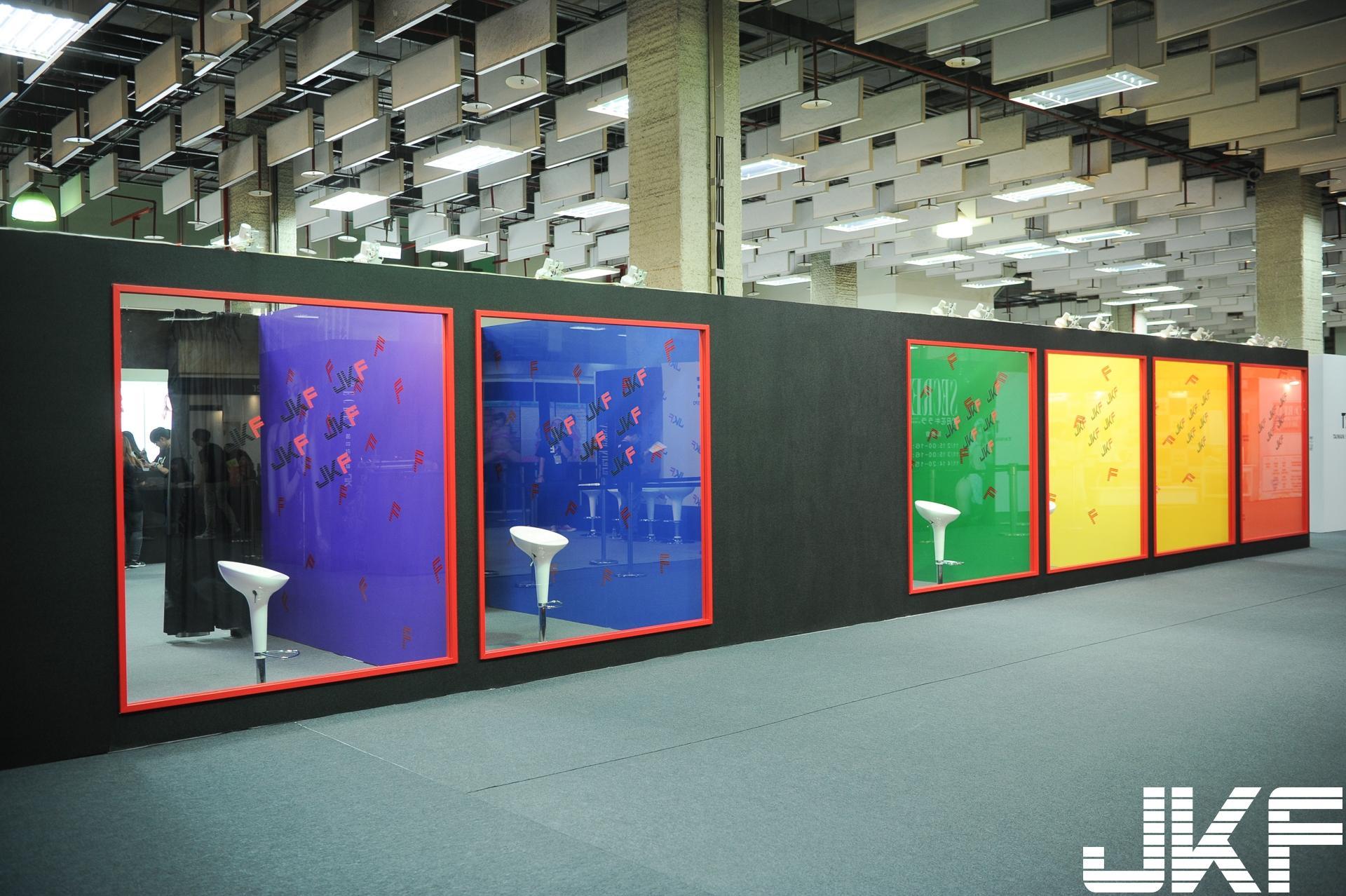 TSE抢先看！「海量正妹」搭配超狂跑车与超强布景，各种风格一次拍好拍满！-小湿妹图(29)