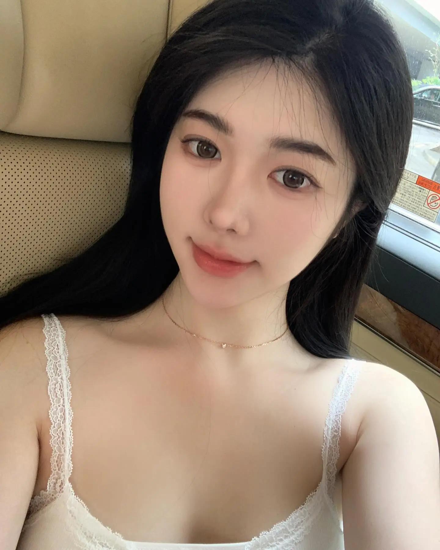 极品辣模「伊欣 YiXin」露出白嫩鲜乳使台下失控(40)