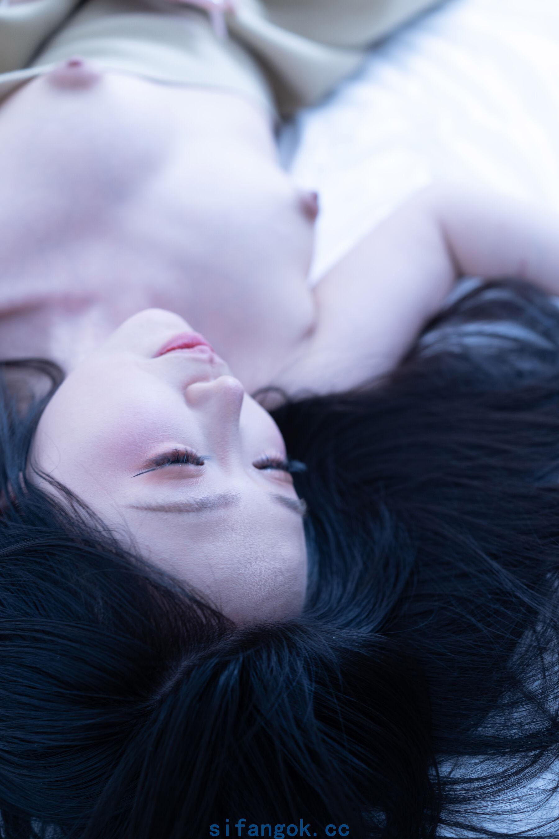 国模套图 多模大尺度人体私拍套图(1323)