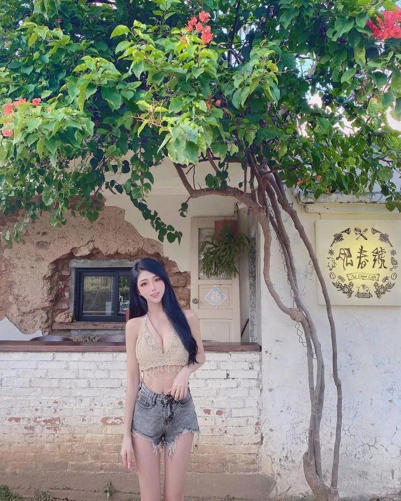 仙女下凡啦～快来看！仙气女神「点点」翘臀、丰满上围、白皙长腿通通有(22)