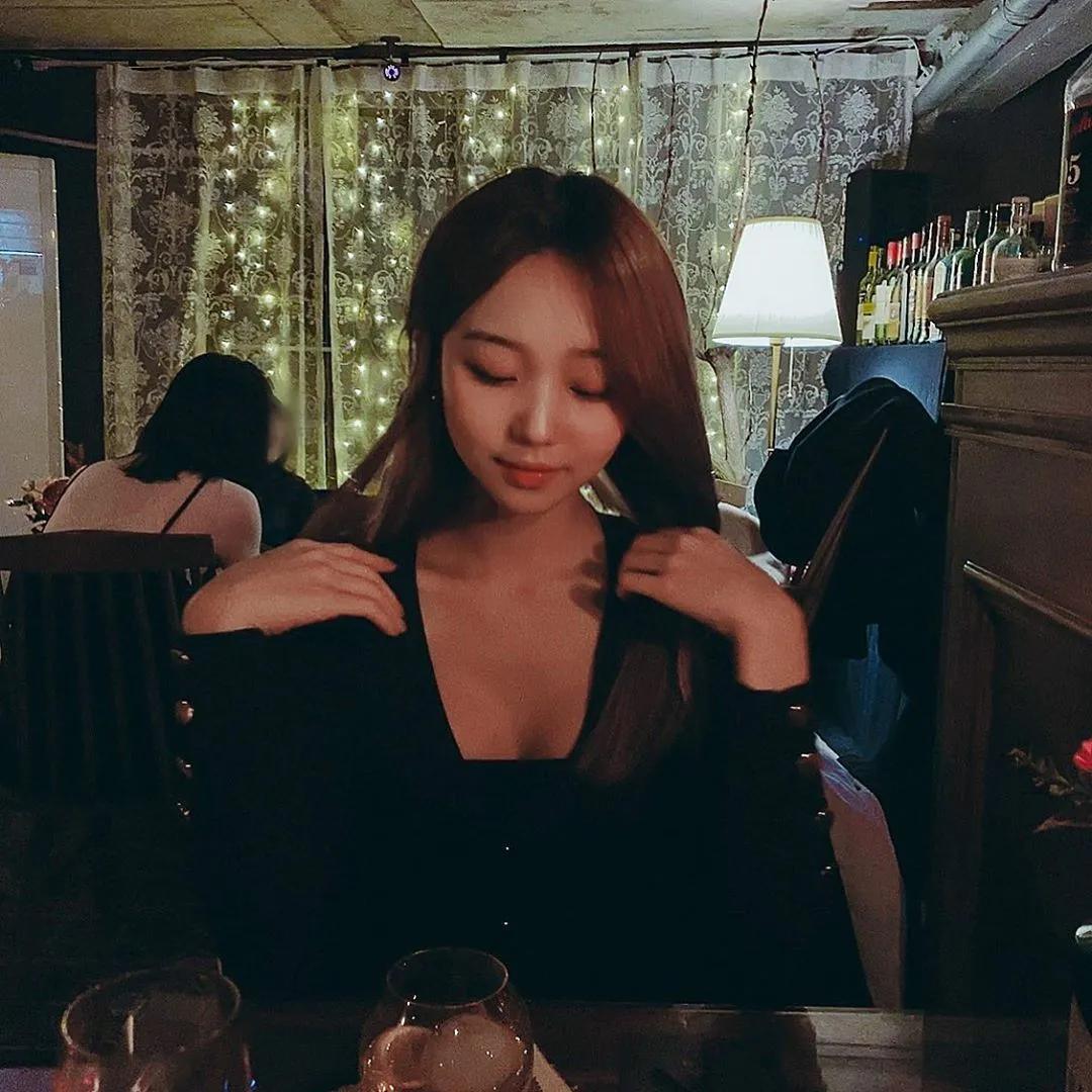 迷人视角！高颜值「美艳小姊姊」心都被她俘虏了！诱惑的「超强女友力」气质满分-小湿妹图(3)