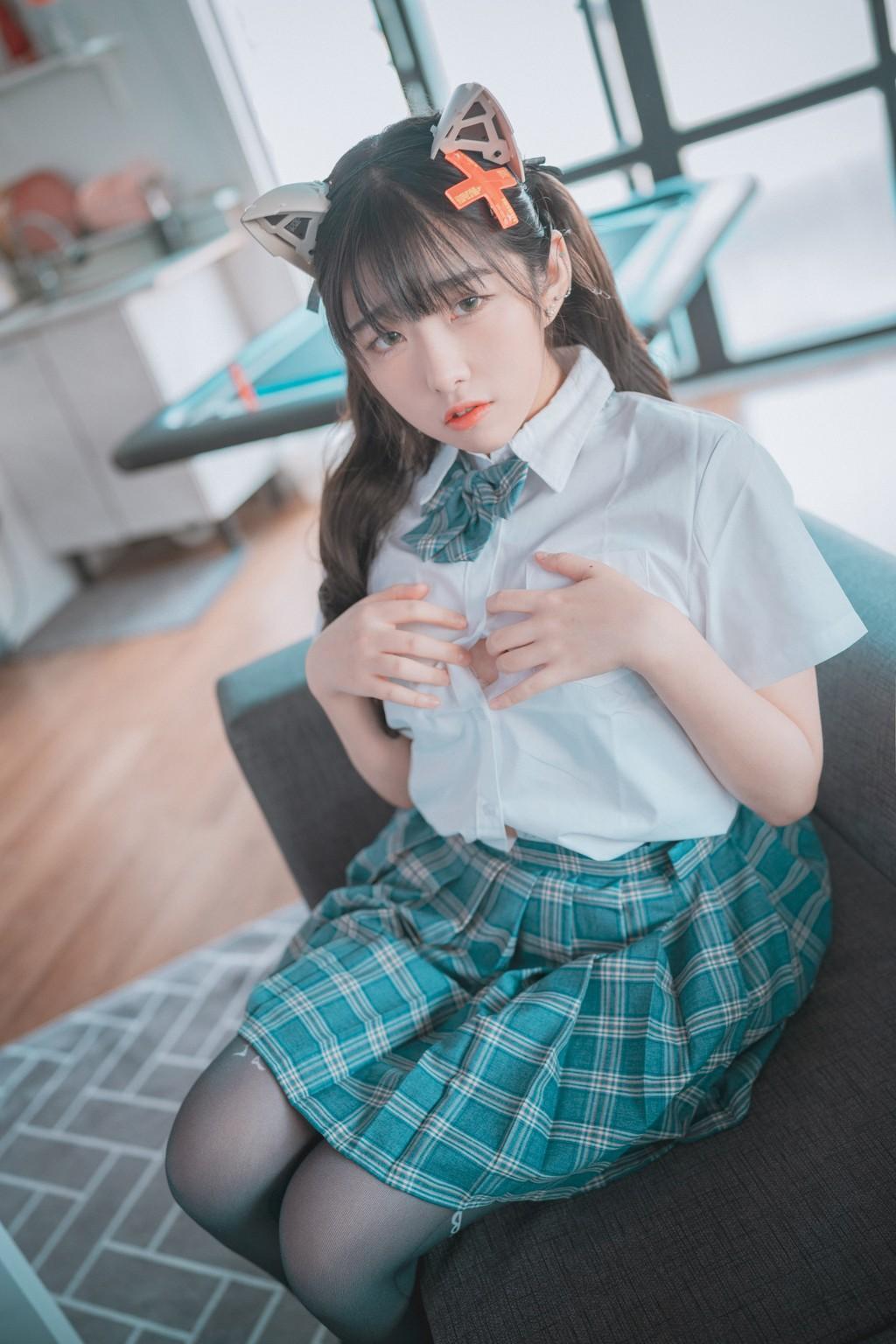 DJAWA Photo - Sonson (손손): “Plug Me In” (99 photos)(37)