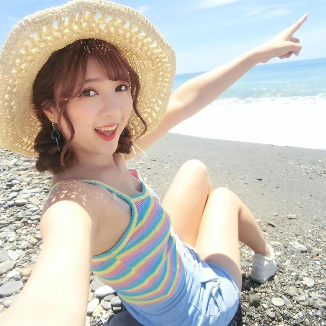 在海滩做伏地挺身 是有点奇怪 松鼠(11)