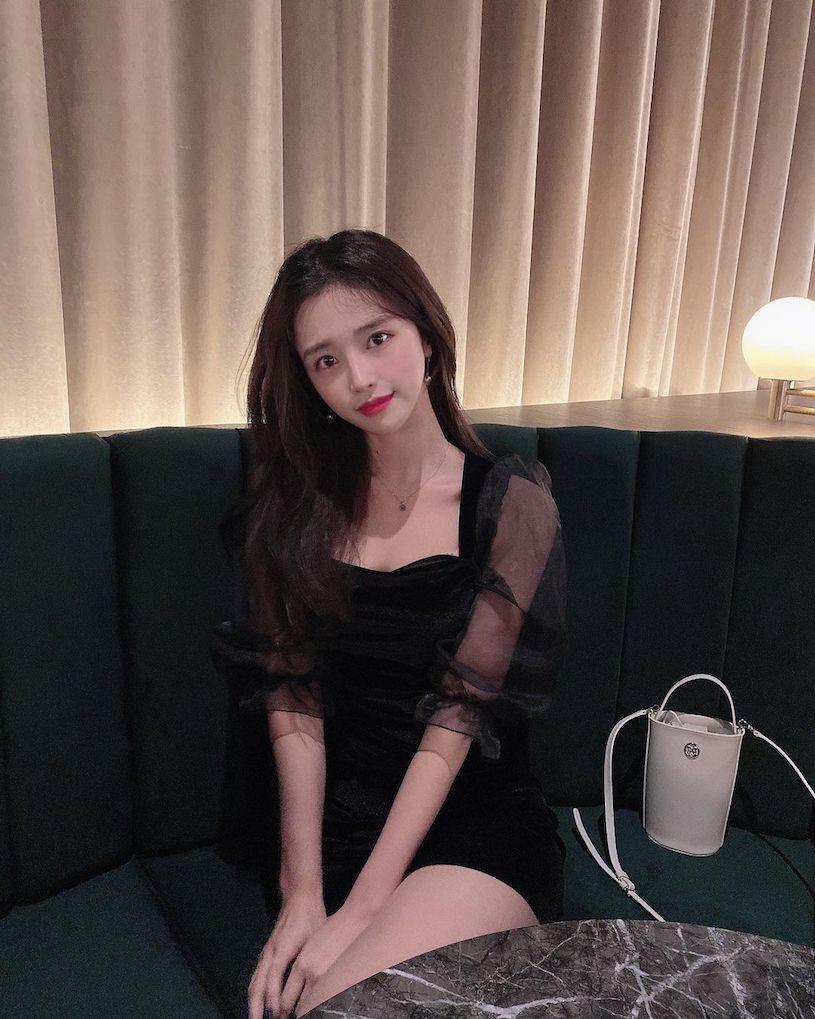 诱惑事业线！气质正妹「穿衣爱使出小心机」，「拉下拉链」狂吸大家眼球！(15)