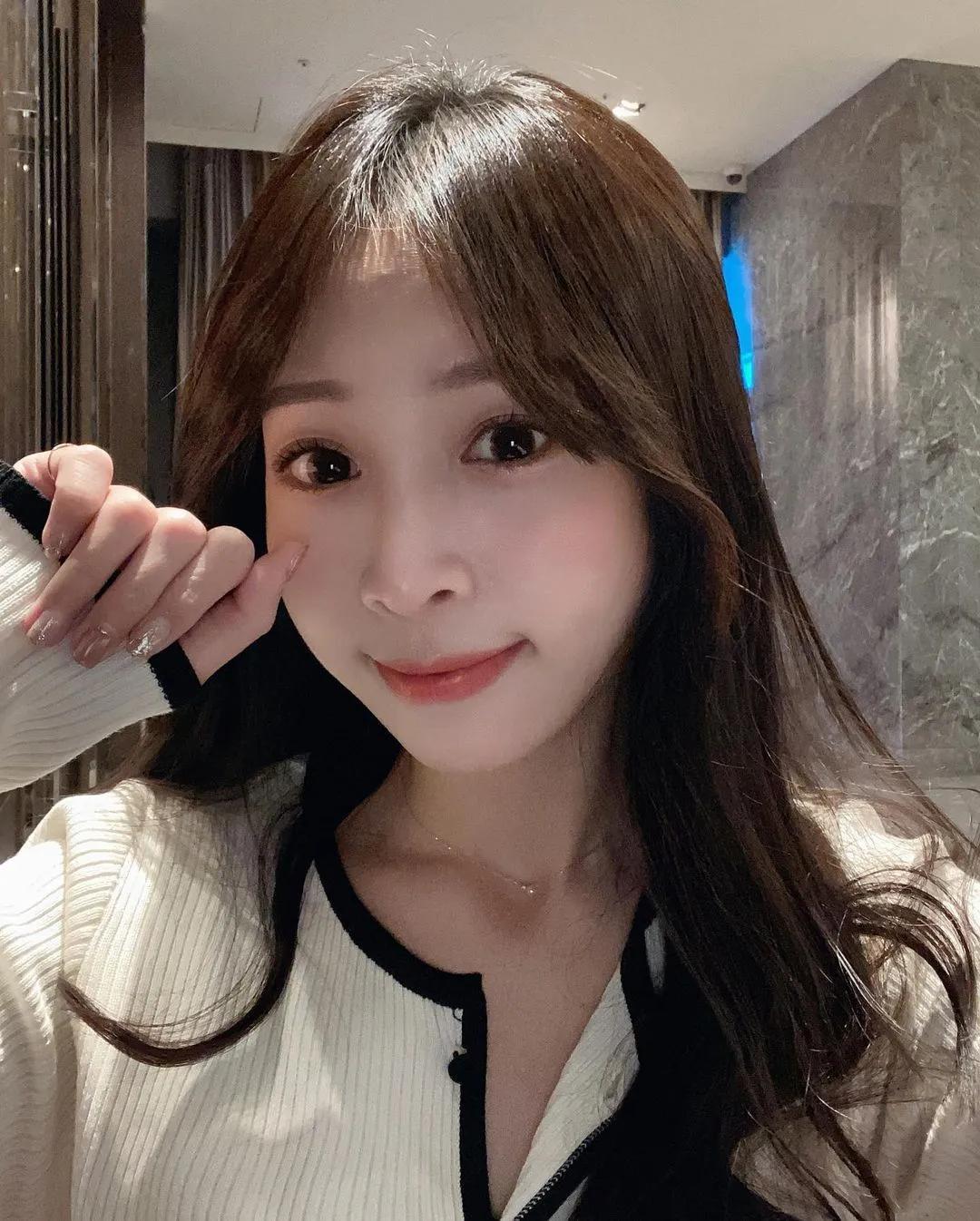 邻家女孩「谢果」性感曲线惹火诱人 看了超心动(8)