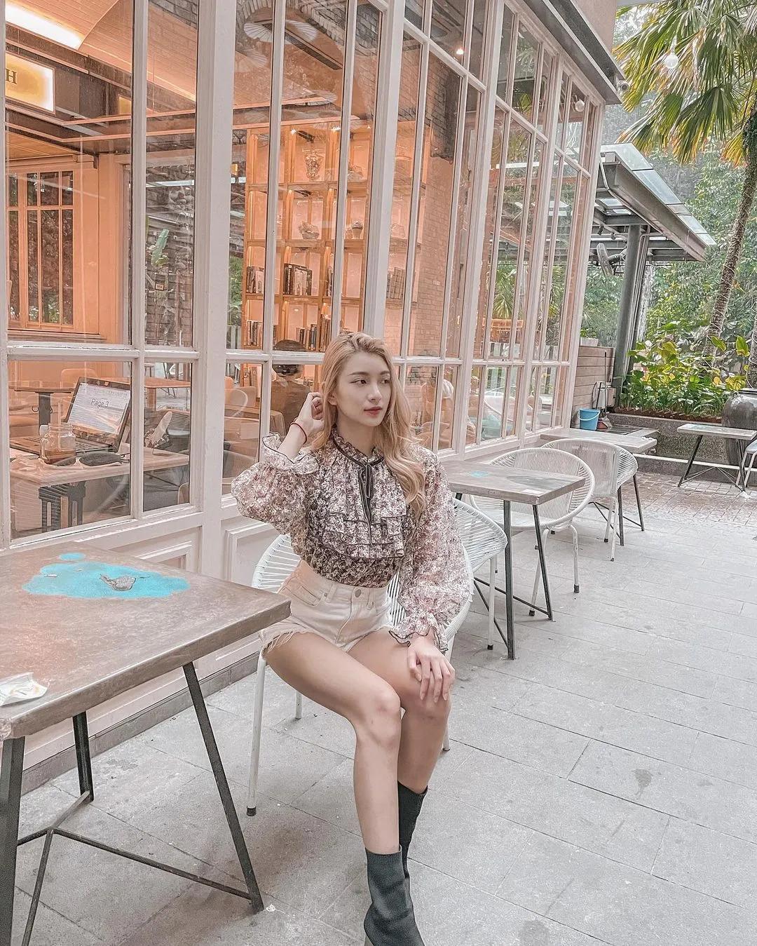 王钰琳「拍照姿势好性感」，深邃的五官更让人著迷！(10)