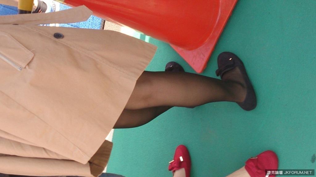 等候红绿灯中的女同事02(44)