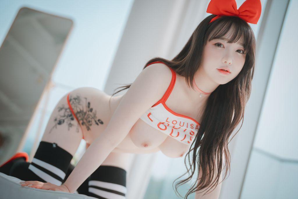 DJAWA Photo - Son Ye-Eun (손예은): "Strawbeery Girl" (152 photos)(99)