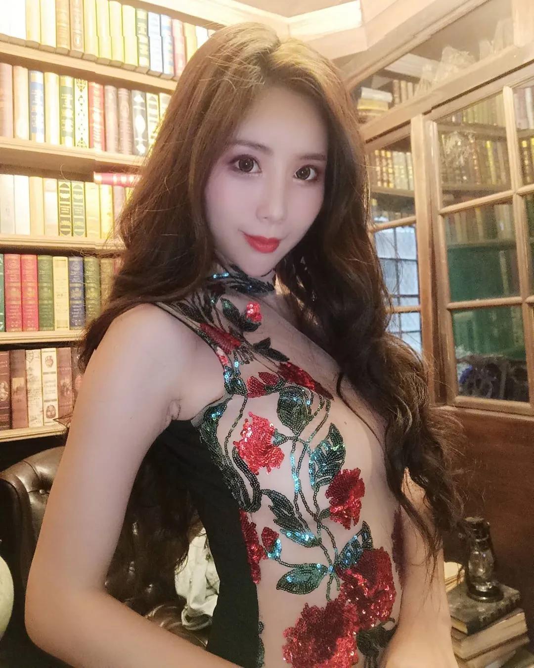 甄馨 全身散发清纯诱人魅力(1)