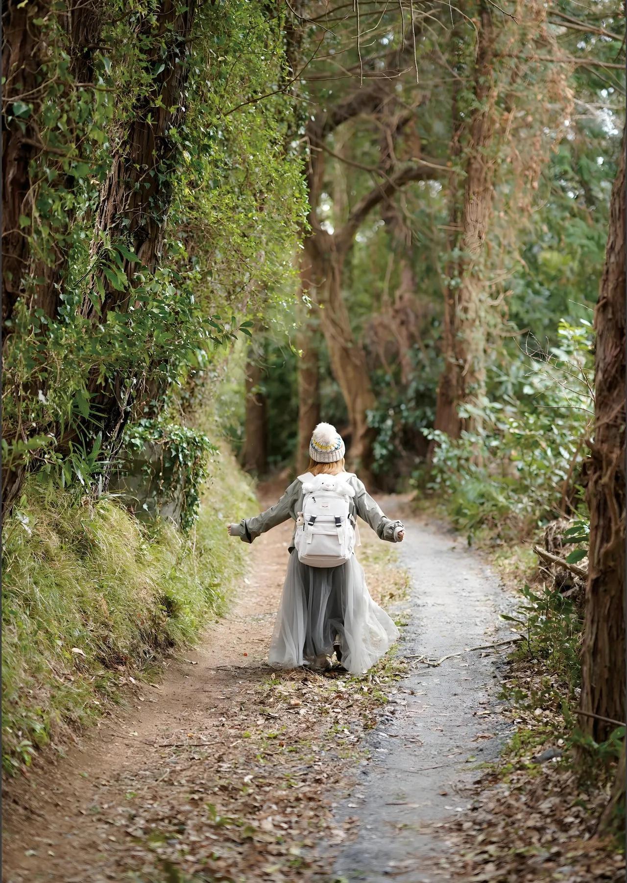 [岸みゆ] 白皙身材...极品曲线加深沟(1)