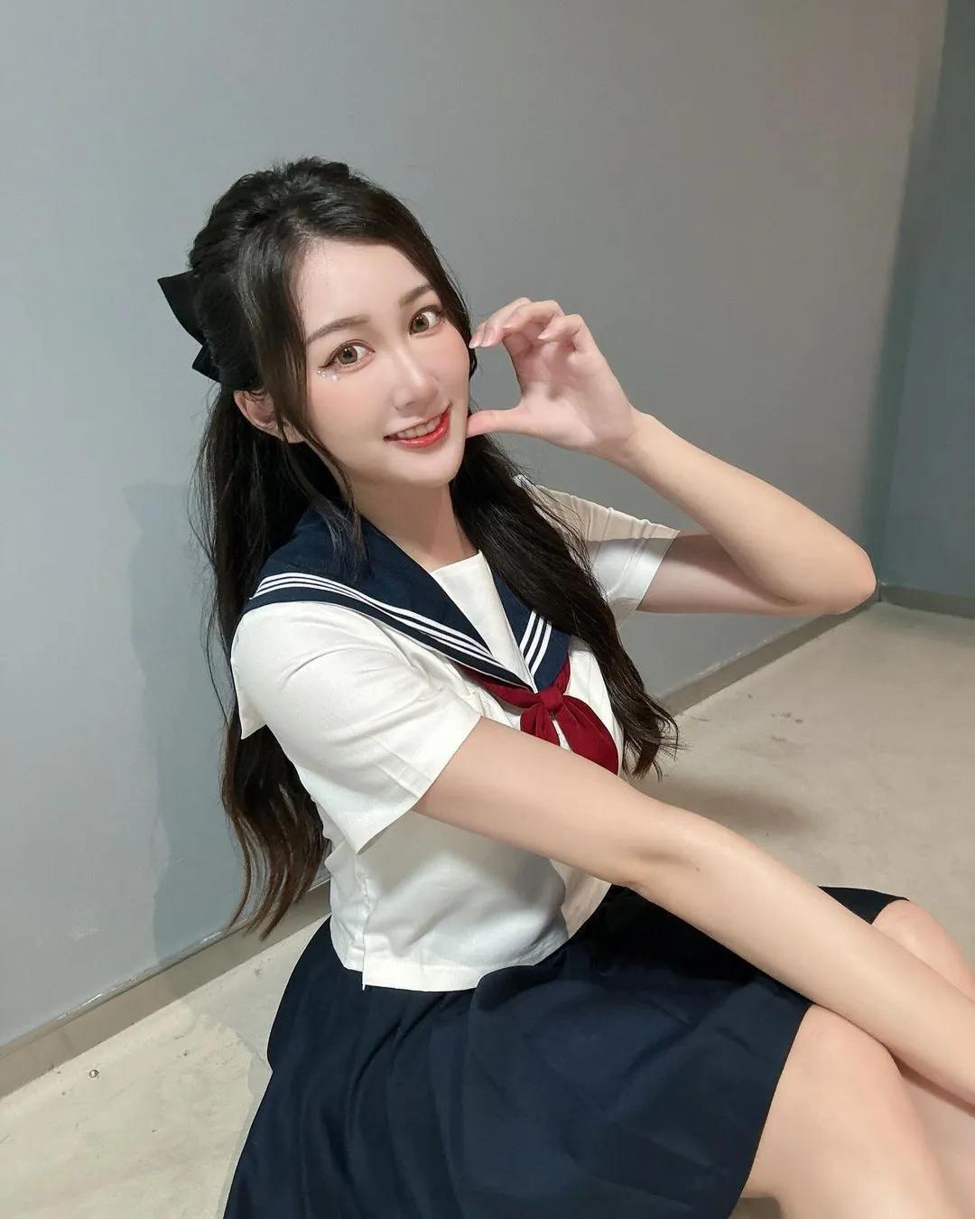 气质美人「Tiffany」身材火辣诱惑十足超带劲(2)