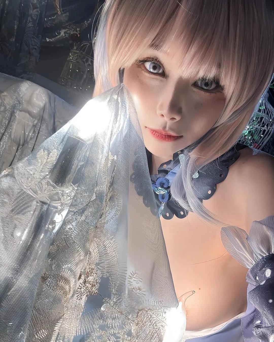 逆天美体「Haruka芸希」展现唯美乳形 众人惊呆(1)