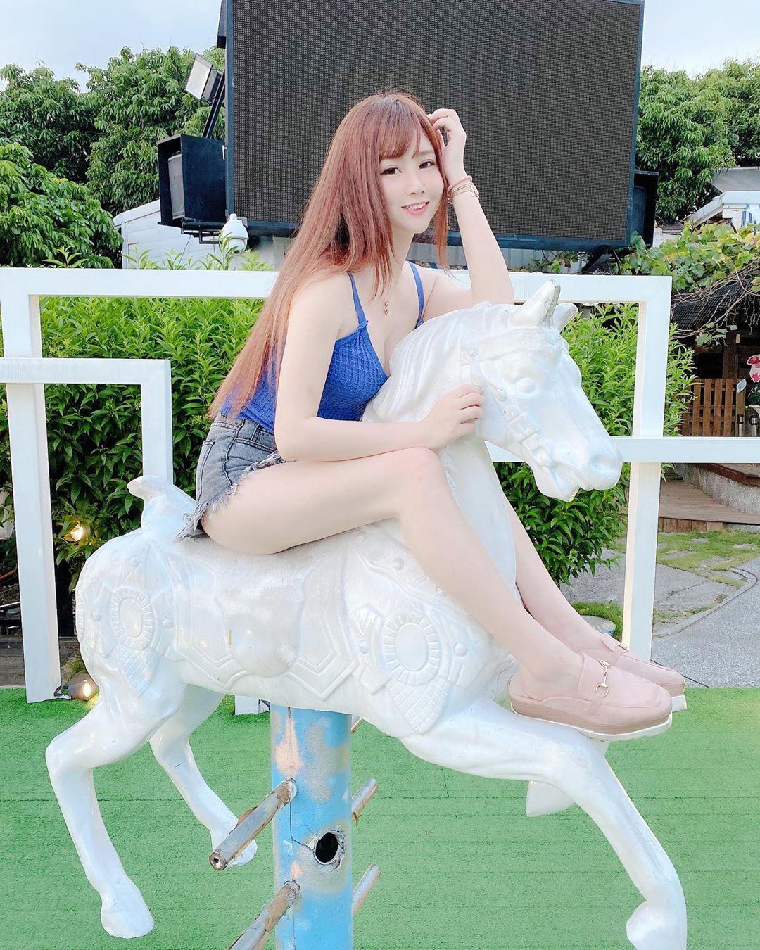 忍痛拍卖原味内衣，深美濠沟诱惑男粉～小林儿(6)