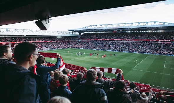 ليفربول يستضيف نوتنجهام فورست بحثًا عن أول انتصاراته في الدوري الإنجليزي 