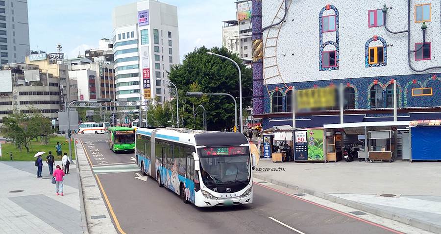 台中市民限定，年底前以悠遊卡綁定市民交通卡，限額享88元回饋及i phone 12等好禮機會，台中市公車