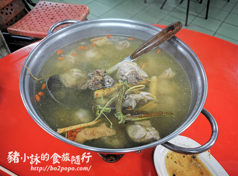 台南。柳營》露水雞。鄉野小路間的意外美食