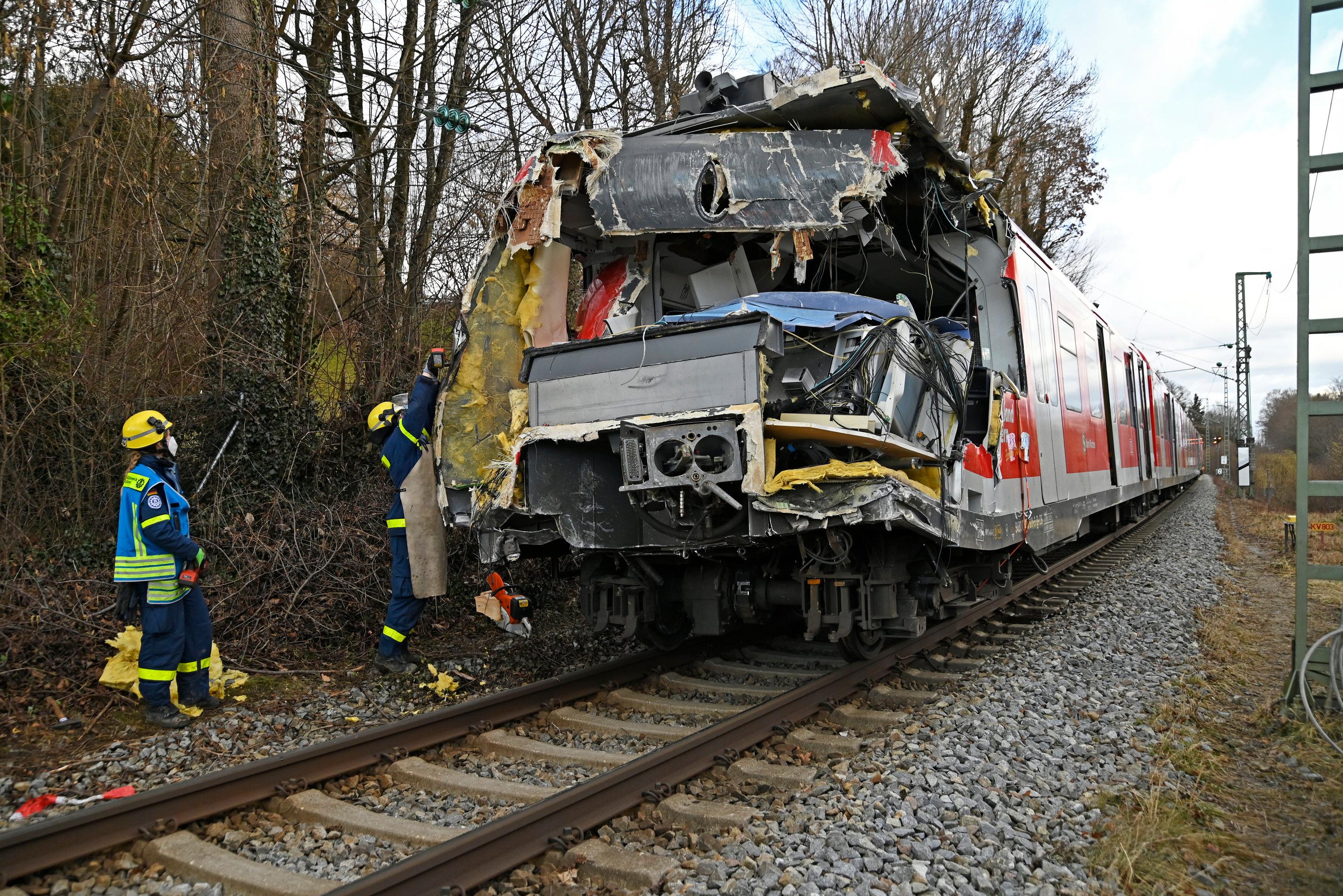 Garmisch Partenkirchen Zug Entgleist - Augenzeuge In Garmisch Plotzlich Ist Der Zug Umgekippt Br24