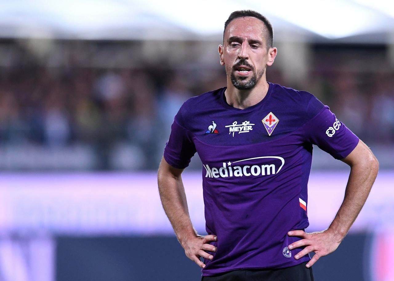 Frank Ribery Frau : Neuer Verein Ribery Unterschreibt Bei Salernitana Br24