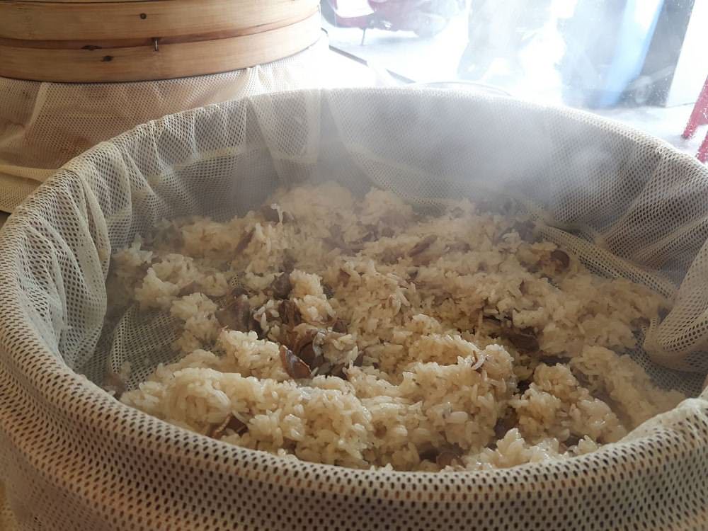 台南米糕美食｜台南小吃不能錯過得美食之一，台南賣米糕的店家非常多，在地人推薦幾家便宜又好吃的米糕！